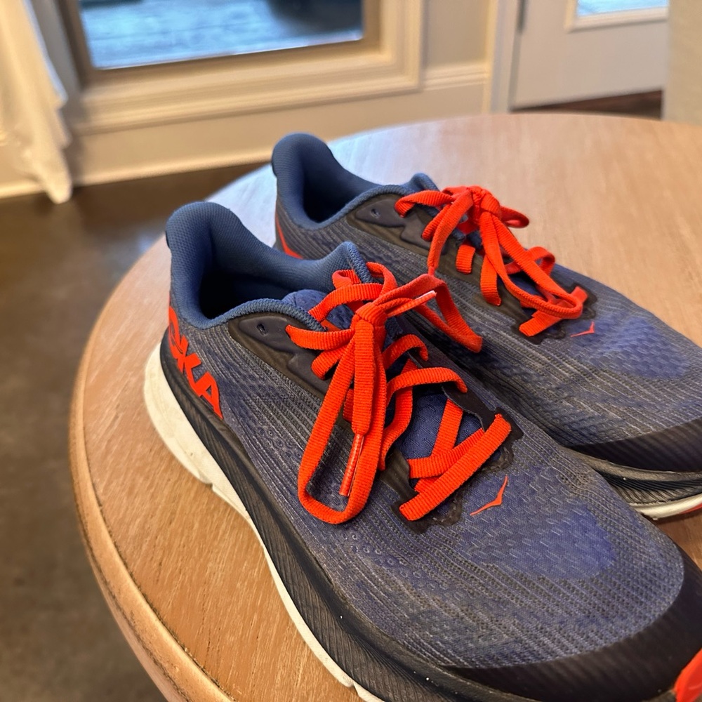 Kids Hoka tennis shoes 🩵❤️